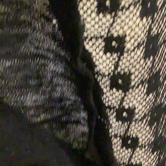 Free People Boho Embroidered Top w/elastic bottom - Picture 8 of 8